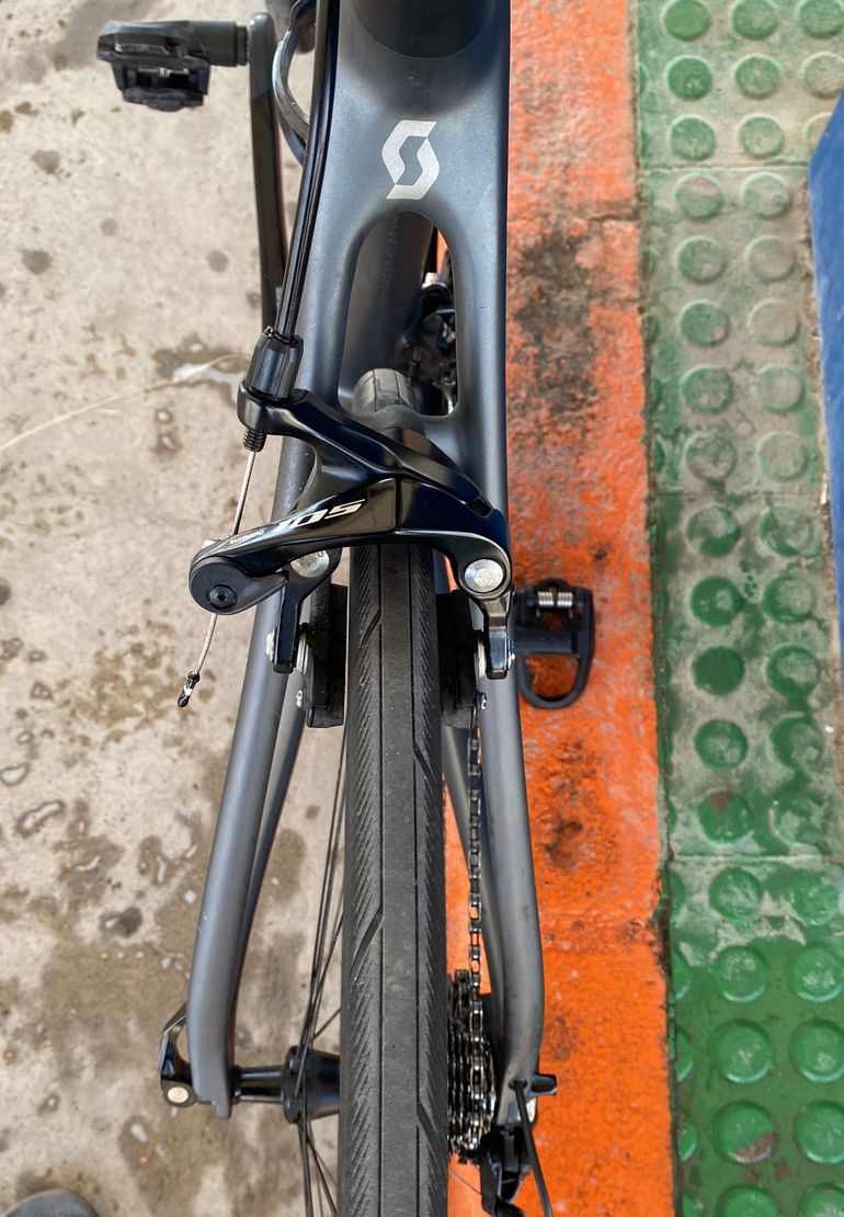 Scott Addict 10 2020 2020 Road & Gravel usato, Grigio chiaro — immagine 7 di 9