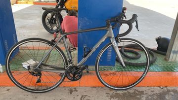 Scott Addict 10 2020 2020 Road & Gravel usato, Grigio chiaro — immagine 1 di 9