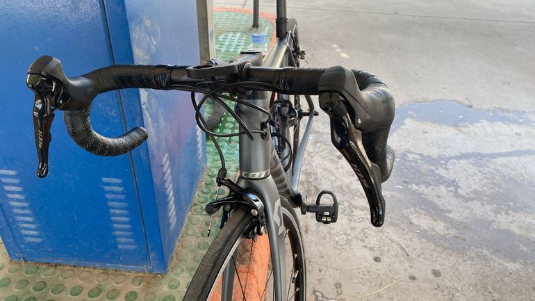 Scott Addict 10 2020 2020 Road & Gravel usato, Grigio chiaro — immagine 9 di 9