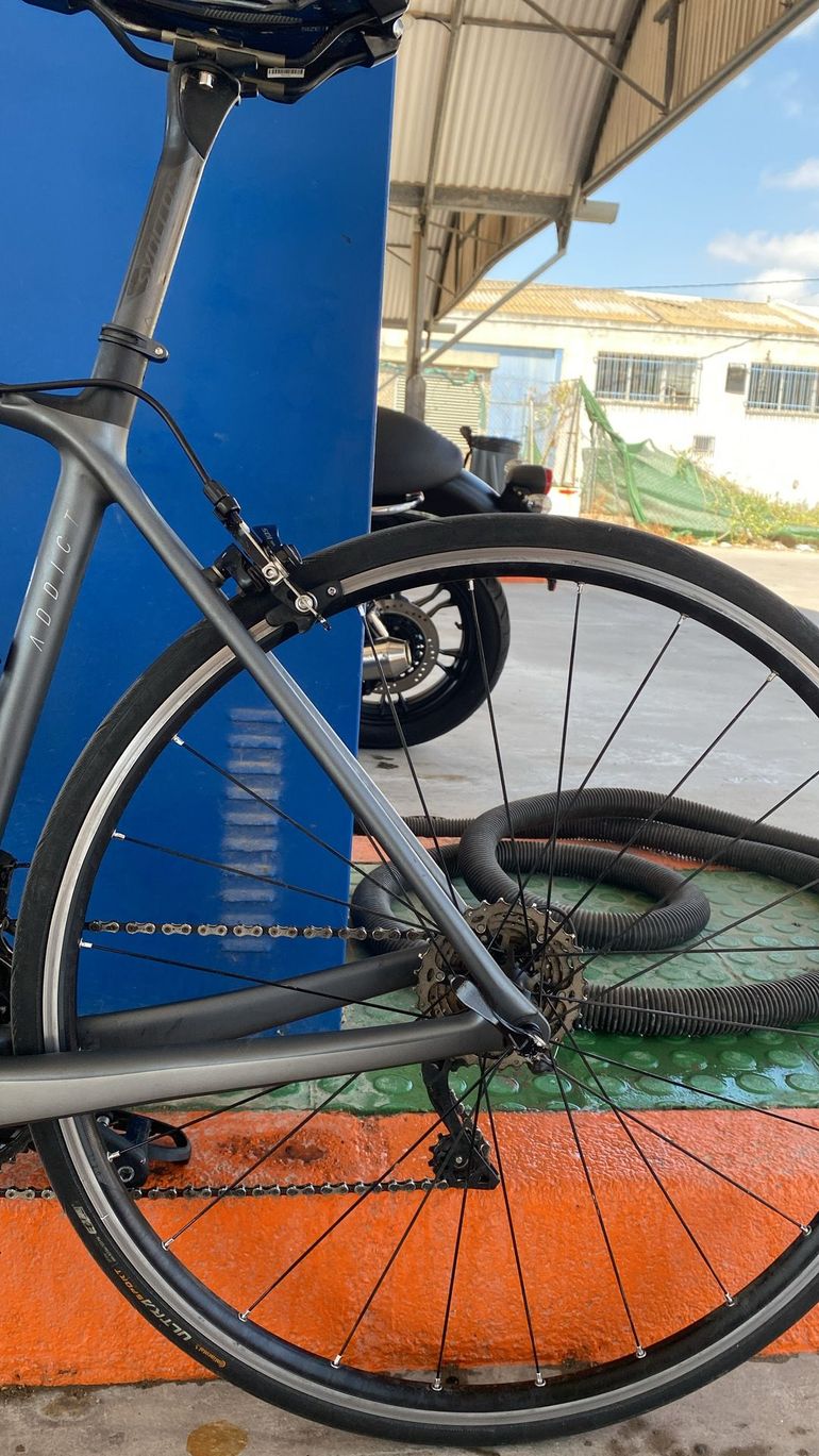 Scott Addict 10 2020 2020 Road & Gravel usato, Grigio chiaro — immagine 6 di 9