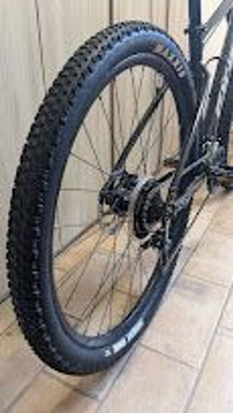 Used Giant Talon 3 2021 2021 Mountainbike, Black, 27.5, 29 — image 2 of 3