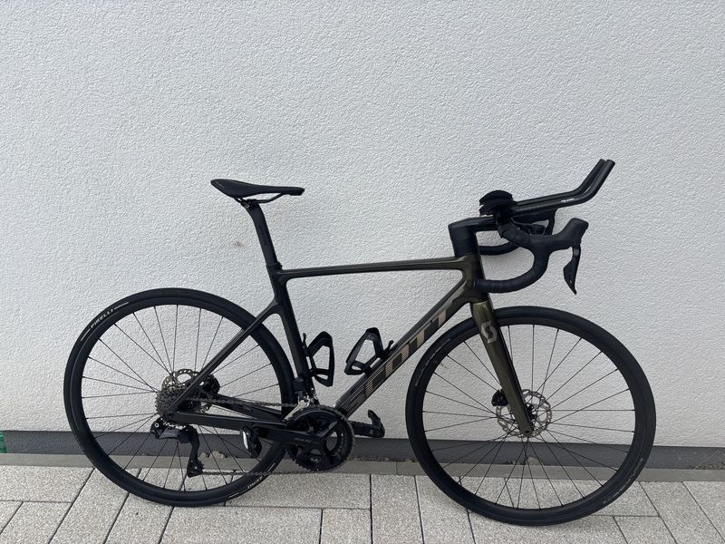 Używany Scott Addict Shimano 105 2024 Road & Gravel