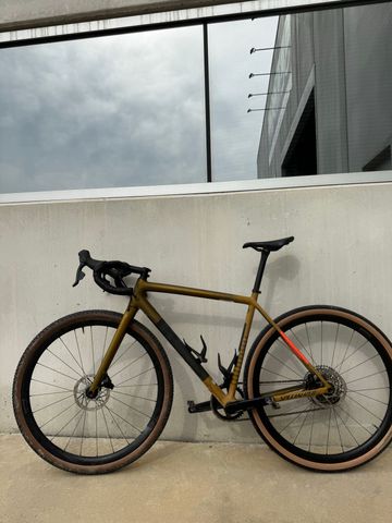 Used Specialized Crux Expert 2024 2024 Road & Gravel, Orange — image 2 of 7