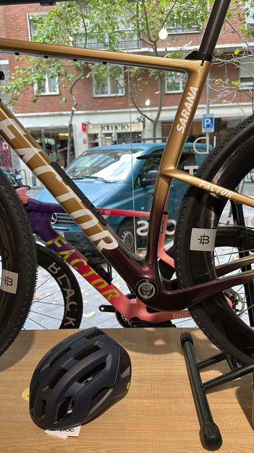 Used Factor SARANA - Frameset Premium 2026 Frameset 2026 Road & Gravel, Orange — image 2 of 4