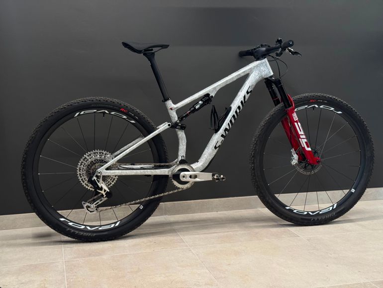 Specialized S-Works Epic 8 2026 Mountainbike usato, Grigio chiaro — immagine 2 di 11