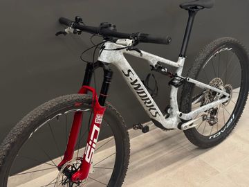 Specialized S-Works Epic 8 2026 Mountainbike usato, Grigio chiaro — immagine 10 di 11