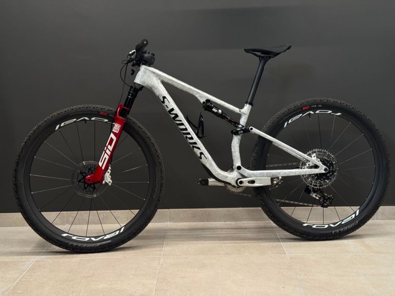 Specialized S-Works Epic 8 2026 Mountainbike usato, Grigio chiaro — immagine 9 di 11