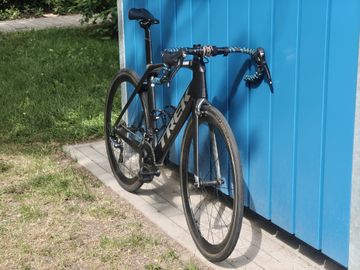 Used Trek Madone 9.0 2018 2018 Road & Gravel, Black — image 4 of 22