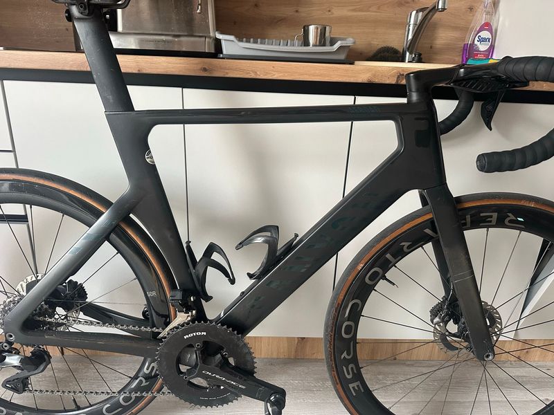 Käytetty Canyon Aeroad CFR Di2 2023 Frameset 2023 Road & Gravel