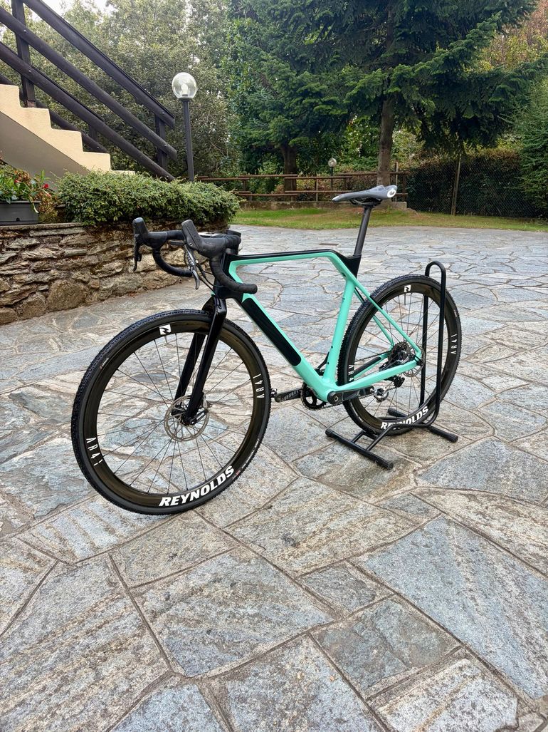 Canyon Inflite CF SL 8.0 2021 2021 Road & Gravel usato, Verde — immagine 2 di 7