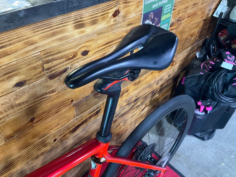 Used Specialized Roubaix Expert 2019 2019 Road & Gravel, Red — image 6 of 8