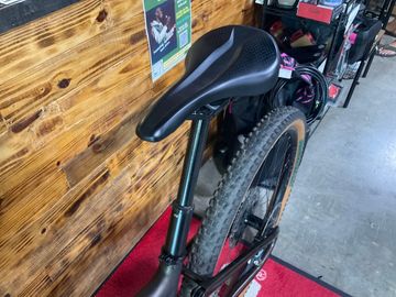 Used Specialized Stumpjumper Expert 2022 2022 Mountainbike, Black — image 6 of 11