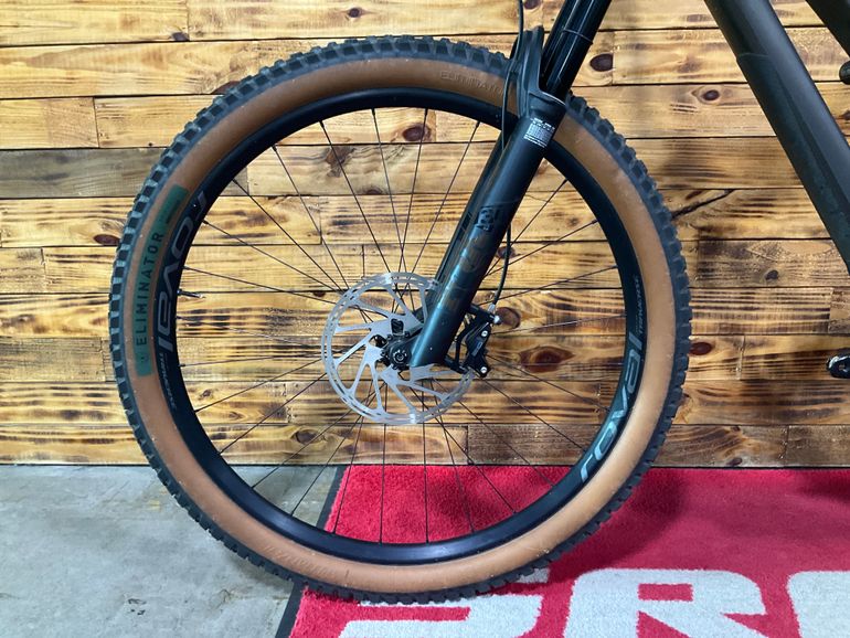 Used Specialized Stumpjumper Expert 2022 2022 Mountainbike, Black — image 4 of 11