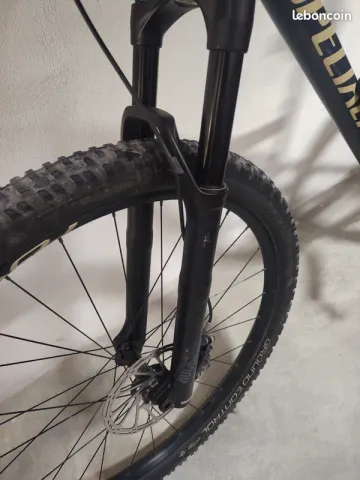 Used Specialized Epic Comp EVO 2020 2020 Mountainbike, Green, 29 — image 2 of 8