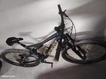 Used Specialized Epic Comp EVO 2020 2020 Mountainbike, Green, 29 — image 4 of 8