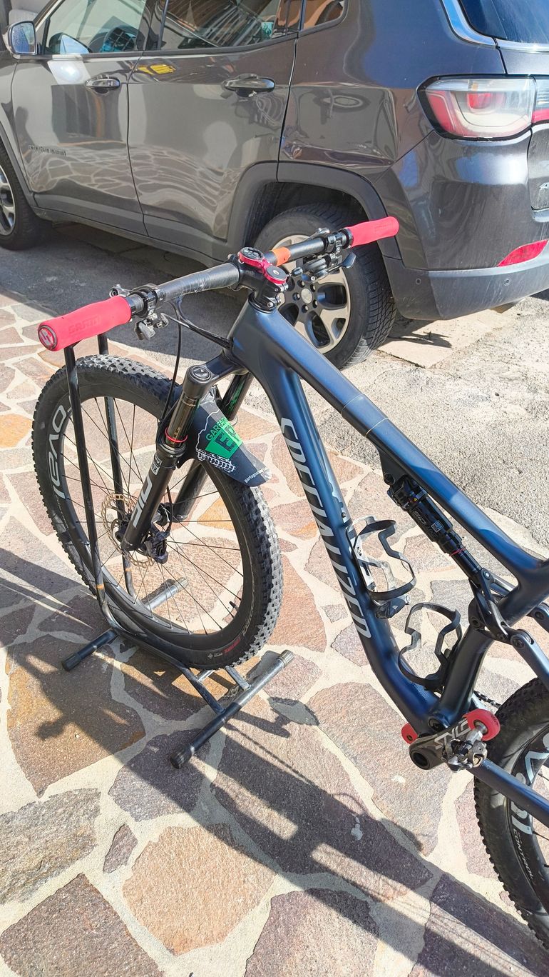 Used Specialized Epic EVO Expert 2021 2021 Mountainbike, Blue, 29 — image 2 of 7