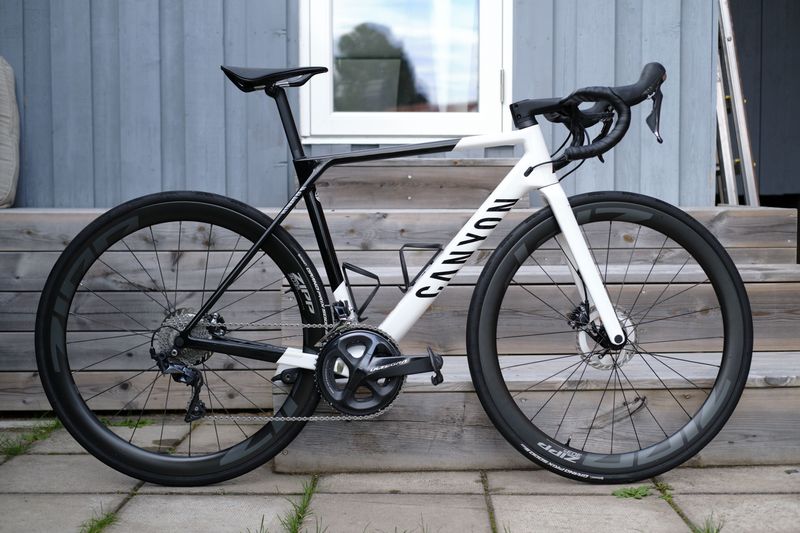Used Canyon Ultimate CF SL 8 2023 2023 Road & Gravel