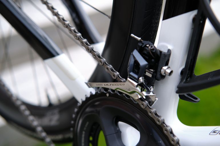 Used Canyon Ultimate CF SL 8 2023 2023 Road & Gravel, Black — image 5 of 9