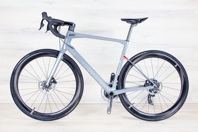 Used BMC Roadmachine SRAM Rival eTap AXS 2022 Road & Gravel, Light Gray — image 2 of 15