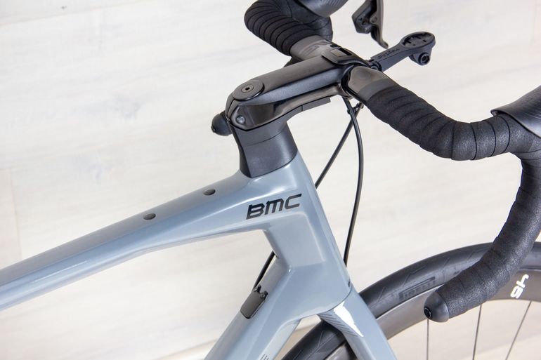 Used BMC Roadmachine SRAM Rival eTap AXS 2022 Road & Gravel, Light Gray — image 10 of 15