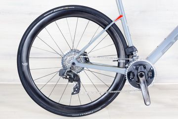 Used BMC Roadmachine SRAM Rival eTap AXS 2022 Road & Gravel, Light Gray — image 3 of 15