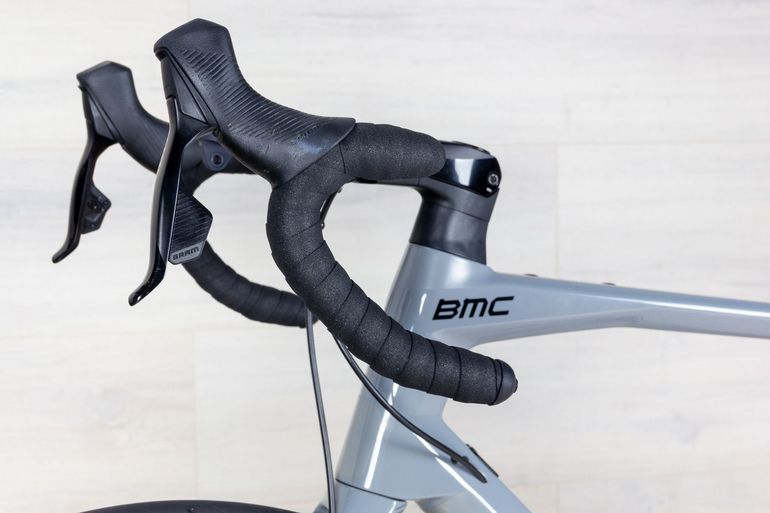 Used BMC Roadmachine SRAM Rival eTap AXS 2022 Road & Gravel, Light Gray — image 11 of 15