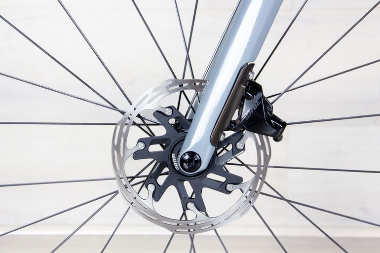 Used BMC Roadmachine SRAM Rival eTap AXS 2022 Road & Gravel, Light Gray — image 12 of 15
