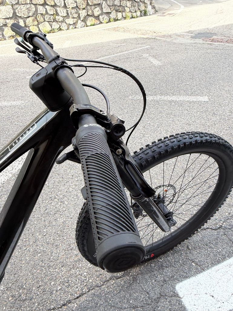 Used Scott Genius 920 2024 2024 Mountainbike, Black, 29 — image 2 of 3