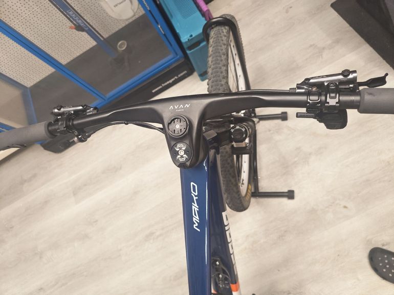 Used Berria MAKO PRO XT 2025 2025 Mountainbike, Blue, 29 — image 4 of 9