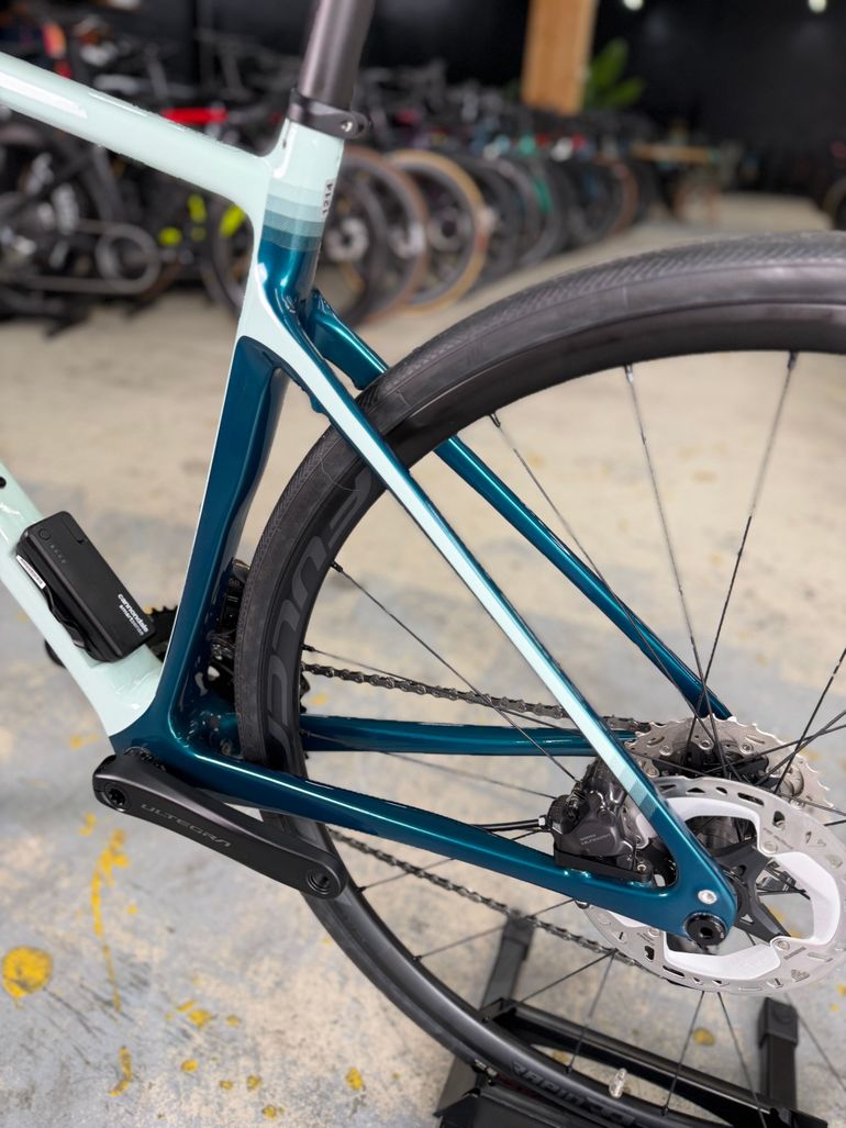 Cannondale Synapse Carbon 2 RLE 2023 2023 Road & Gravel usato, Grigio chiaro — immagine 23 di 24