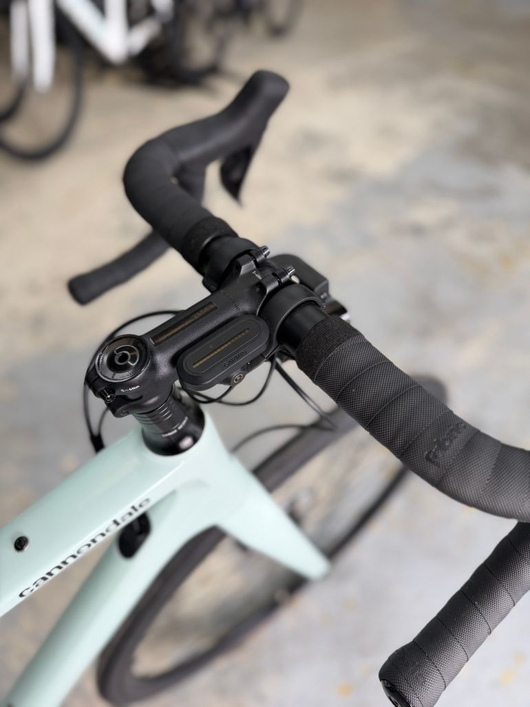 Cannondale Synapse Carbon 2 RLE 2023 2023 Road & Gravel usato, Grigio chiaro — immagine 7 di 24