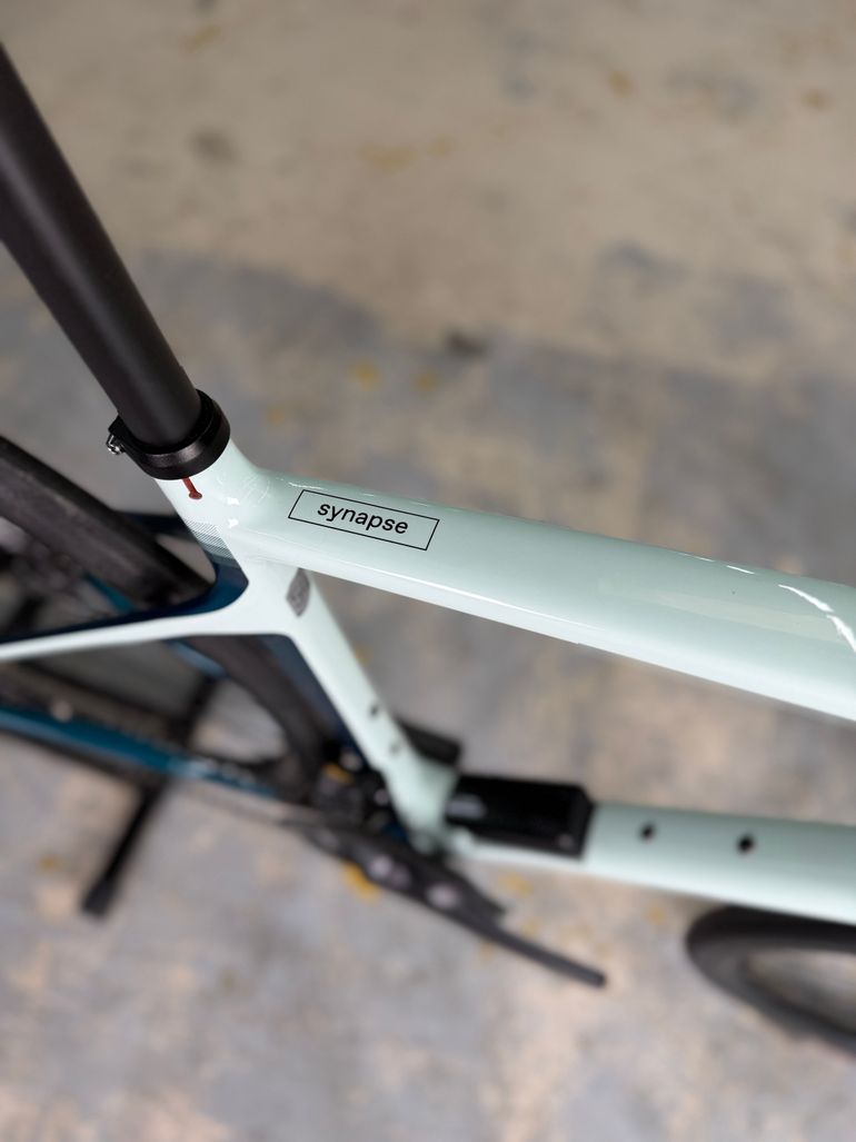 Cannondale Synapse Carbon 2 RLE 2023 2023 Road & Gravel usato, Grigio chiaro — immagine 16 di 24