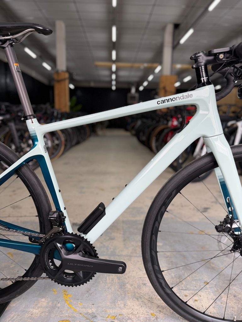 Cannondale Synapse Carbon 2 RLE 2023 2023 Road & Gravel usato, Grigio chiaro — immagine 14 di 24