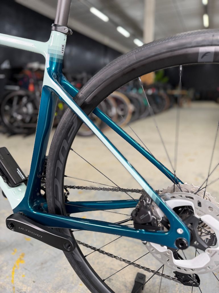 Cannondale Synapse Carbon 2 RLE 2023 2023 Road & Gravel usato, Grigio chiaro — immagine 24 di 24
