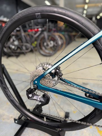 Cannondale Synapse Carbon 2 RLE 2023 2023 Road & Gravel usato, Grigio chiaro — immagine 10 di 24