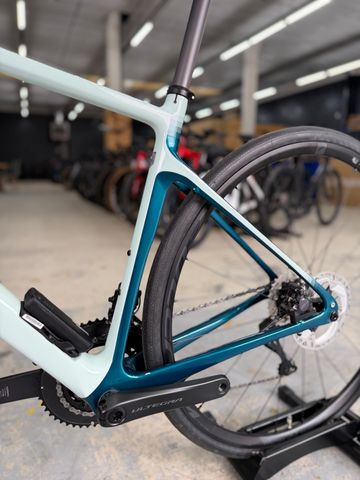 Cannondale Synapse Carbon 2 RLE 2023 2023 Road & Gravel usato, Grigio chiaro — immagine 22 di 24