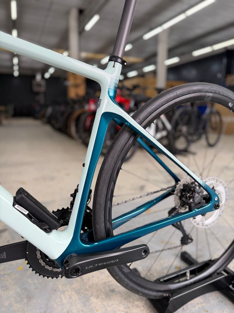 Cannondale Synapse Carbon 2 RLE 2023 2023 Road & Gravel usato, Grigio chiaro — immagine 22 di 24