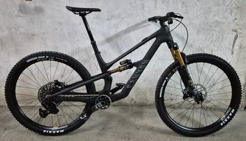 Canyon Spectral CF 9 2025 2025 Mountainbike de segunda mano, Negro — imagen 1 de 14