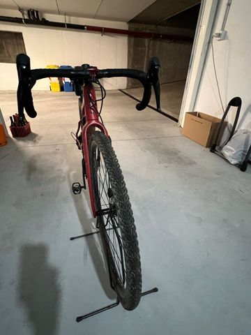 Used Giant Revolt 1 2022 2022 Road & Gravel, Red — image 10 of 13