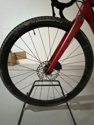 Used Giant Revolt 1 2022 2022 Road & Gravel, Red — image 2 of 13