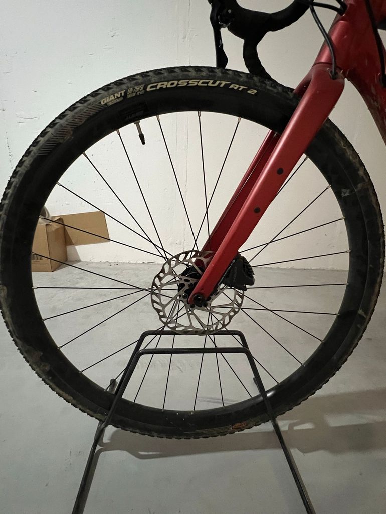 Used Giant Revolt 1 2022 2022 Road & Gravel, Red — image 2 of 13