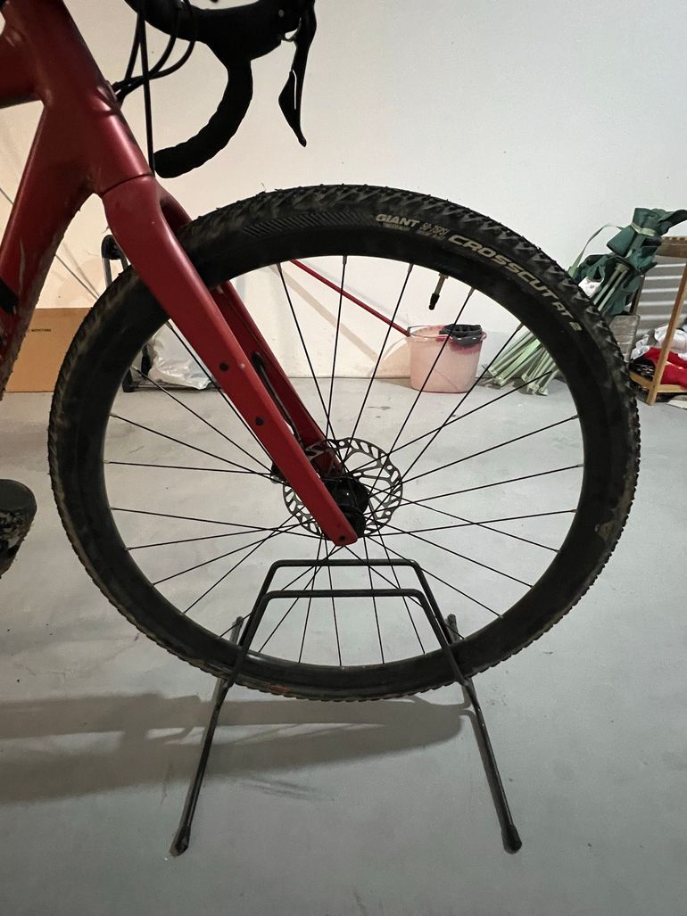 Used Giant Revolt 1 2022 2022 Road & Gravel, Red — image 11 of 13