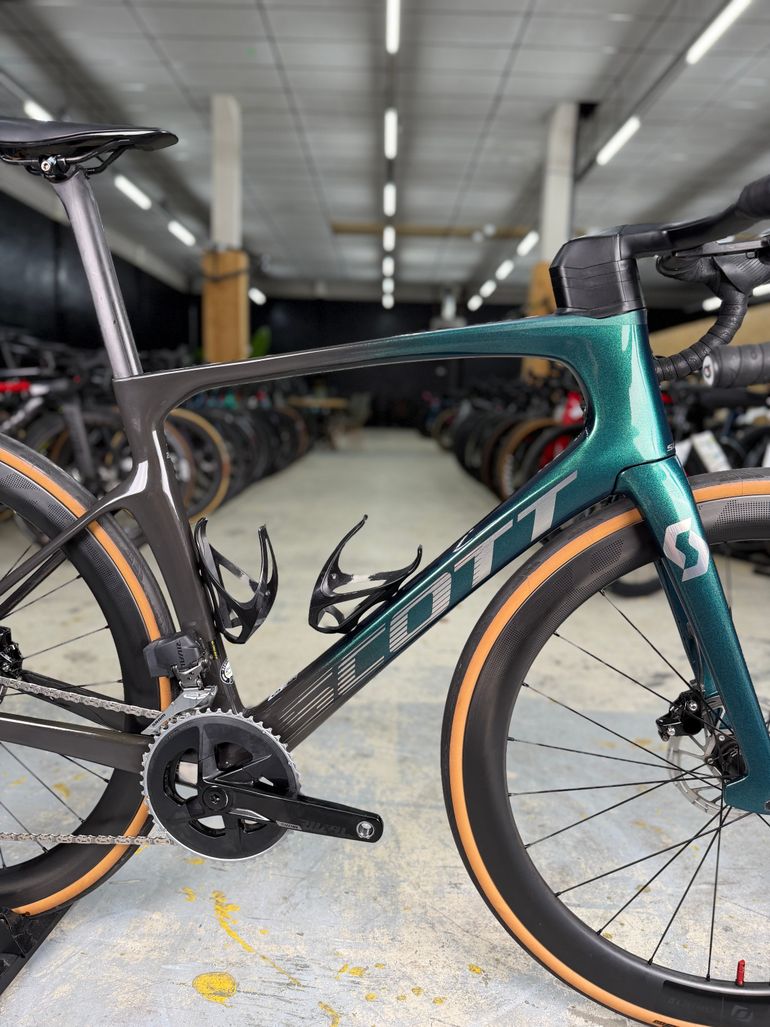 Używany Scott Foil RC 20 2022 2022 Road & Gravel — zdjęcie 16 z 26