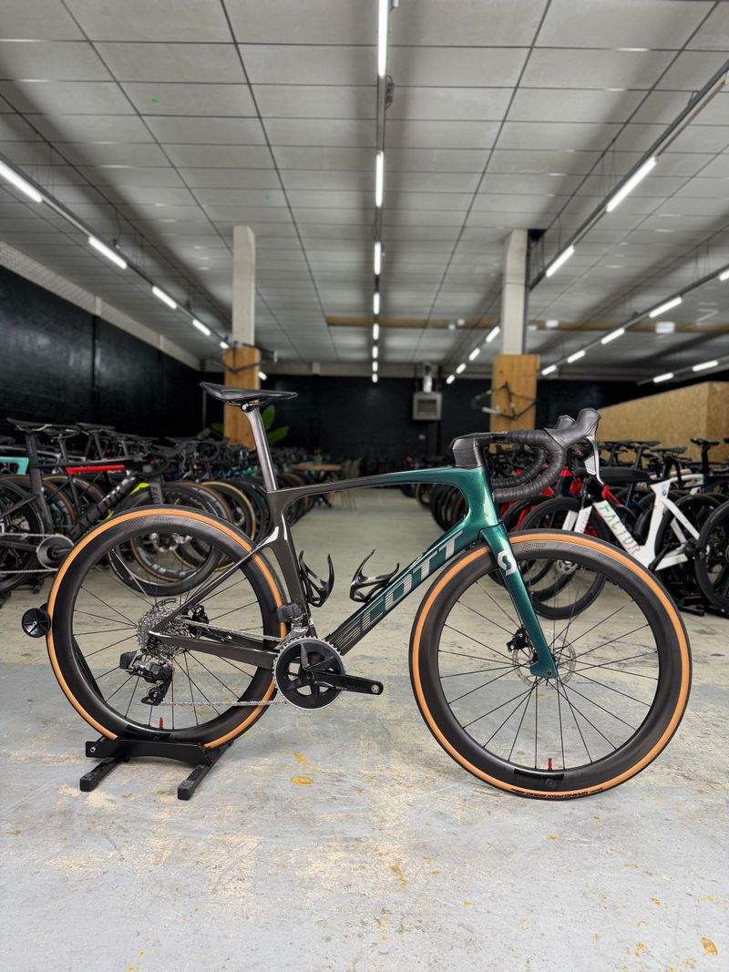 Używany Scott Foil RC 20 2022 2022 Road & Gravel