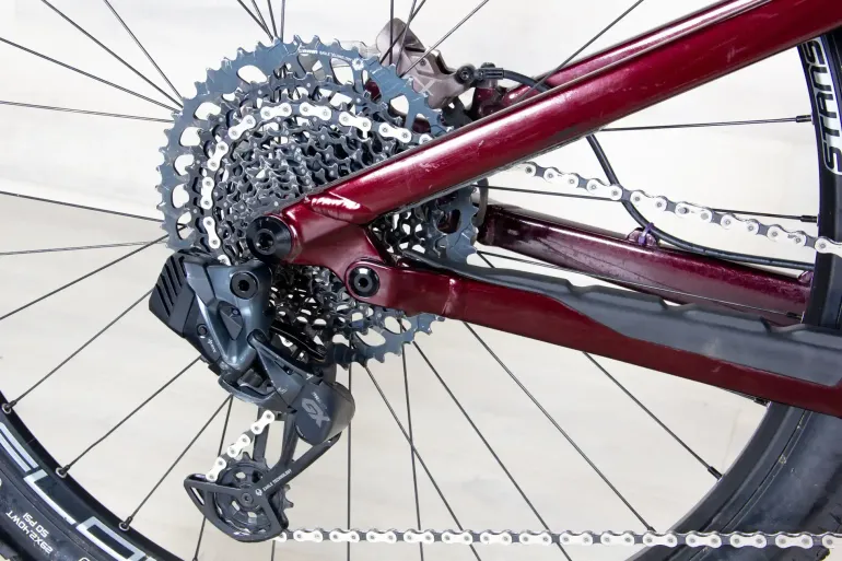 Used Norco Optic C2 2022 Mountainbike, Red — image 5 of 18