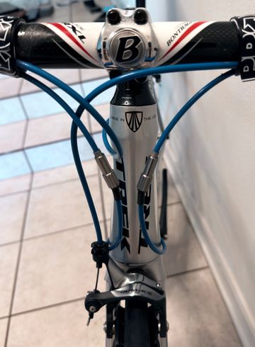 Used Trek Madone 6.5 2009 2009 Road & Gravel, Light Gray — image 11 of 20