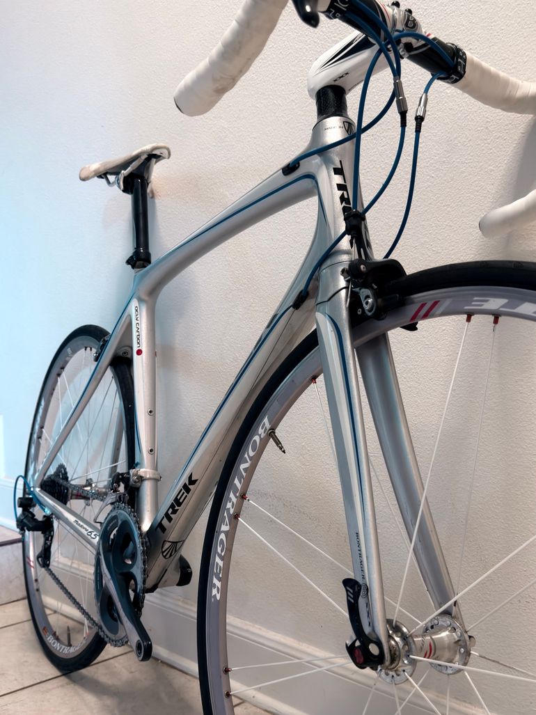 Used Trek Madone 6.5 2009 2009 Road & Gravel, Light Gray — image 2 of 20
