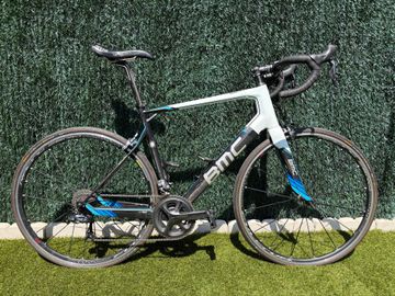 Used BMC Custom Shimano Ultegra Di2 2014 Road & Gravel, White — image 2 of 18