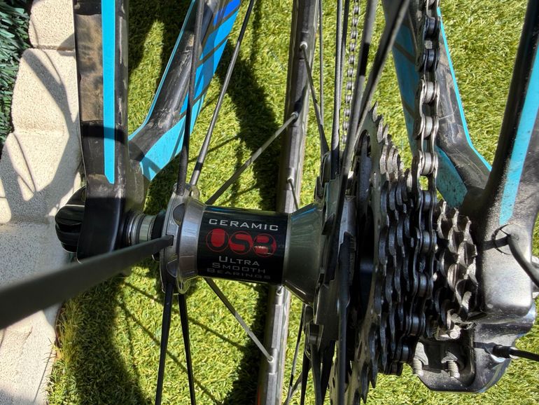 Used BMC Custom Shimano Ultegra Di2 2014 Road & Gravel, White — image 10 of 18