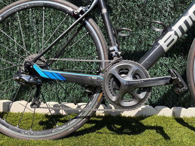 Used BMC Custom Shimano Ultegra Di2 2014 Road & Gravel, White — image 3 of 18